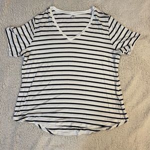 Women’s V-neck shirt.
